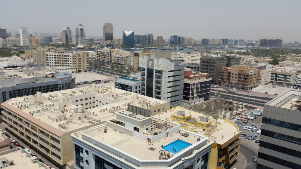 Bur Dubai : Can you spot all the swimming pools? 